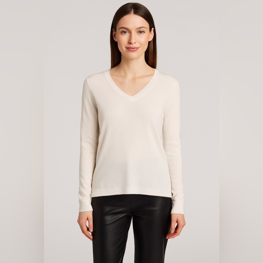 Saks Fifth Avenue 100% Cashmere V-Neck Sweater White XL